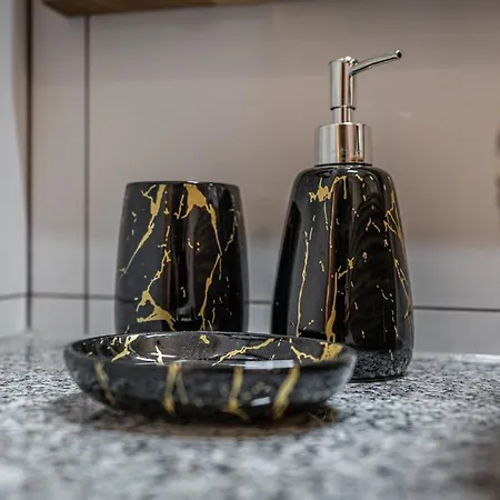 住宿加早餐酒店 Dworek Nad Jalowcami Z Jacuzzi 比利但耶克