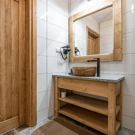 住宿加早餐酒店 Dworek Nad Jalowcami Z Jacuzzi 比利但耶克