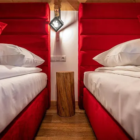 Aparthotel Dworek Nad Jalowcami *