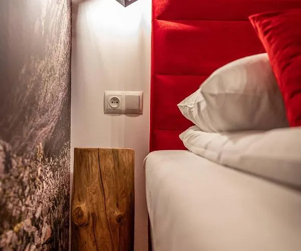 Dworek Nad Jalowcami Z Jacuzzi Bed & Breakfast 3*