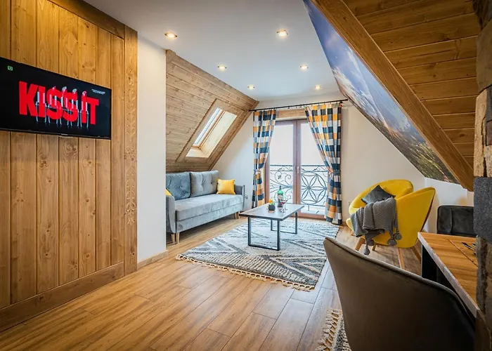 Dworek Nad Jalowcami Z Jacuzzi Bed & Breakfast 3*