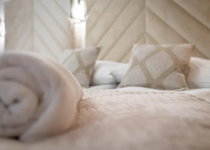 Dworek Nad Jalowcami Z Jacuzzi Bed & Breakfast